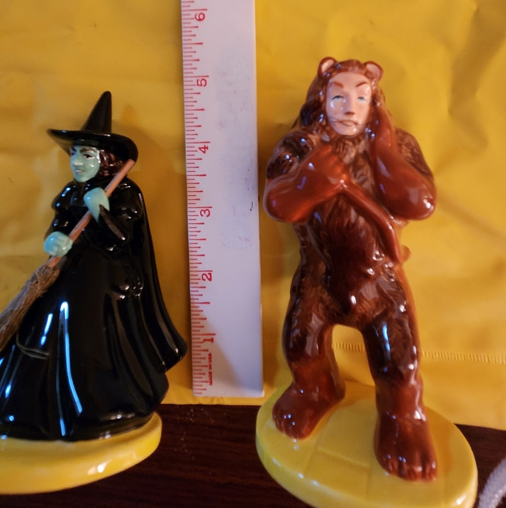 Wizard of Oz Collectible Figurines and Book Set - Picture 7 of 8